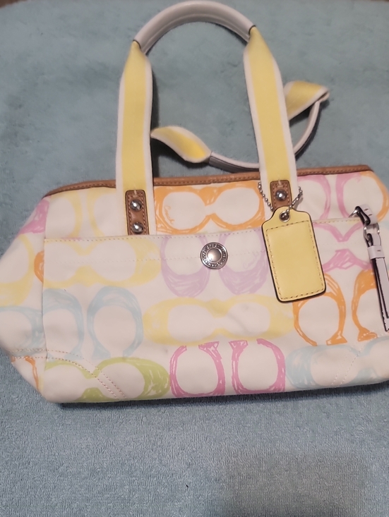 Coach Handbags - Hampton Vintage Coach Pastel Multicolor Print Tote Bag with Yellow Handles